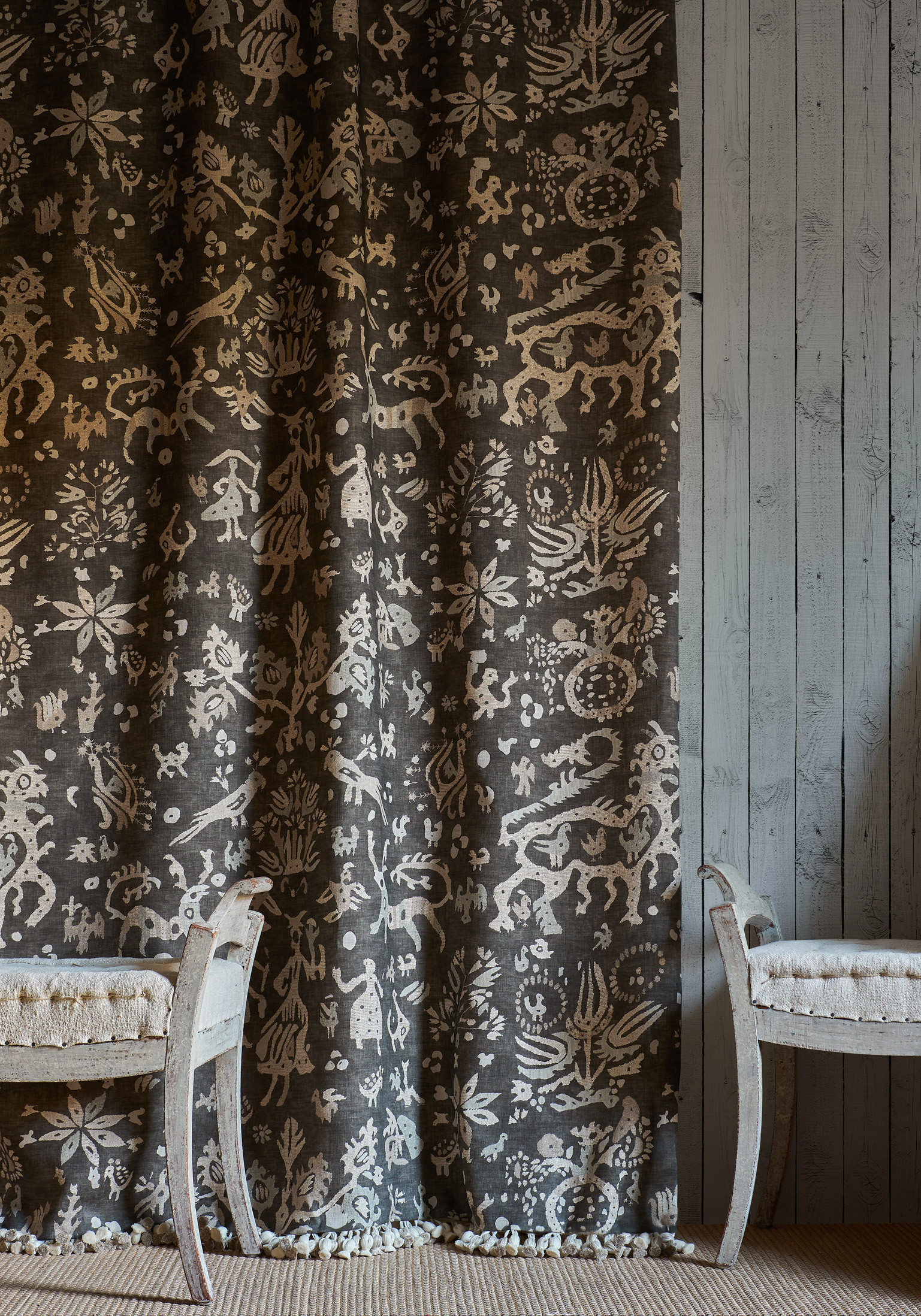 iliad nero curtain in room, lewis and wood